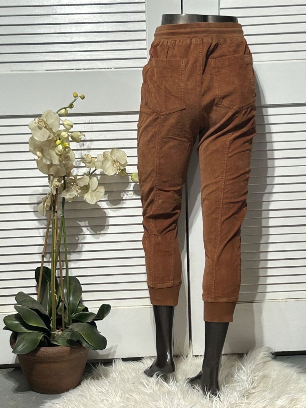 Anthropologie Women's Brown Leigh Corduroy Elastic Cuffs Joggers Size M 3090 - Picture 5 of 11